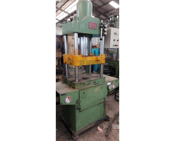 Foto de PARQUE INDUSTRIAL | INJETORAS, PRENSAS, FRESADORAS, FURADEIRAS, COMPRESSORES E DIVERSOS EQUIPAMENTOS